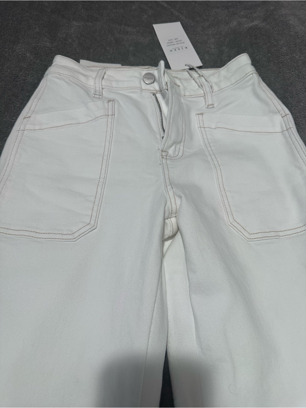 High-Rise White Straight-Leg Jeans with Front Patch Pockets